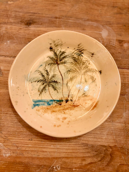 Plato de gres pintado a mano. Palmeras.